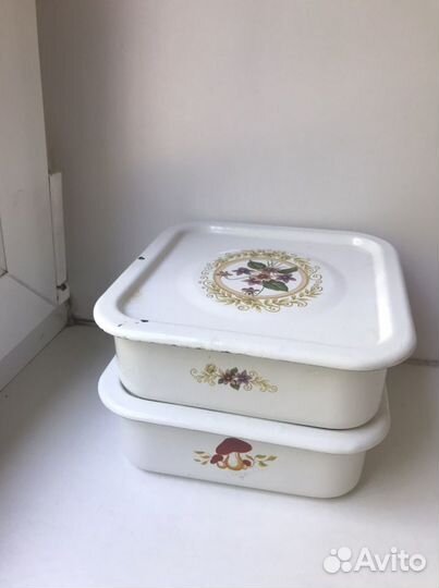 Посуда советская эмалированная