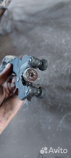 Ролик двери задний правый Mercedes w639