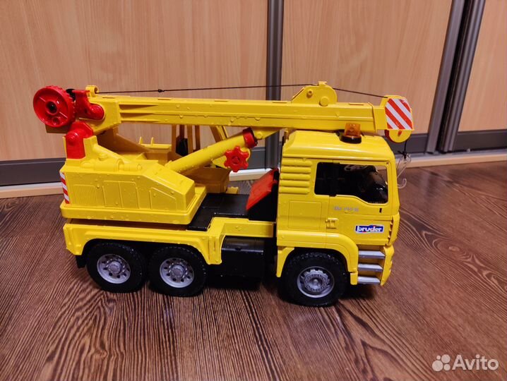 Подъемный кран bruder