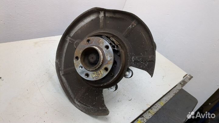 Ступица (кулак, цапфа) левая задняя BMW 7 E65, 2006