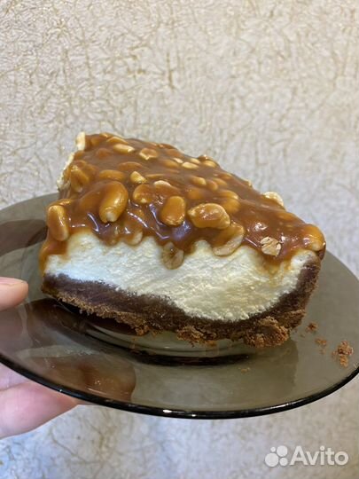 Чизкейк сникерс