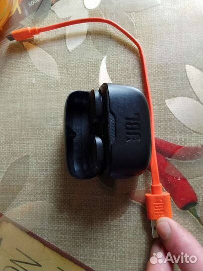 Беспроводные наушники jbl