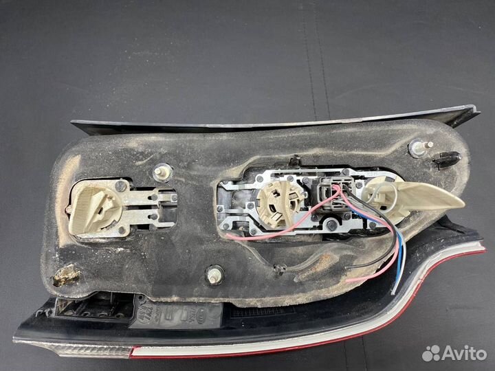 Фонарь задний левый Volvo XC70 2004-2007