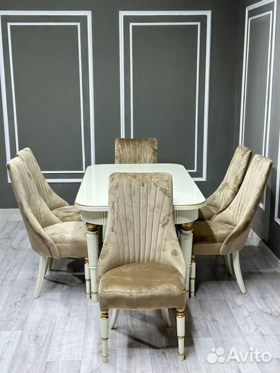 Комплект стол и стулья.Оплата при получении