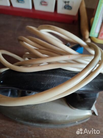 Утюг старинный электрический тяжёлый (1959г.)