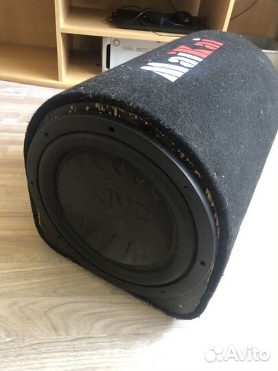 Автомобильный сабвуфер