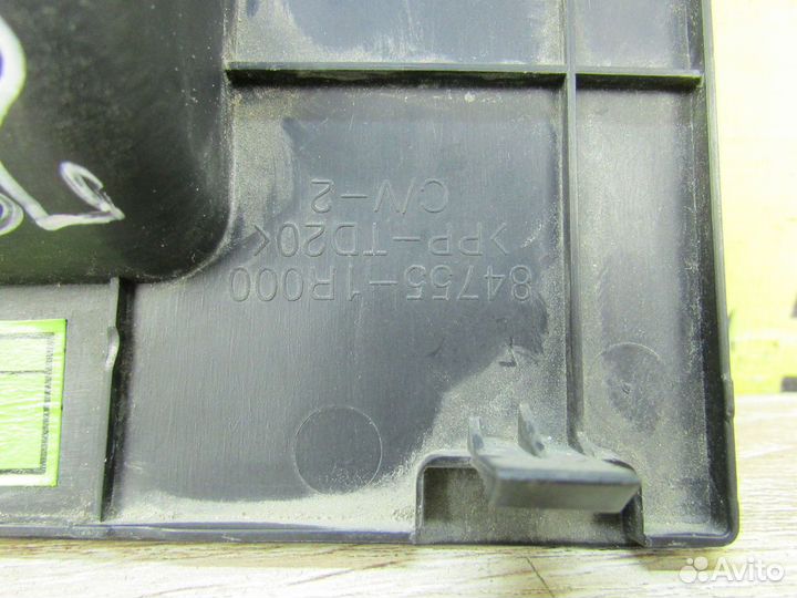 Hyundai Solaris Крышка блока предохранителей