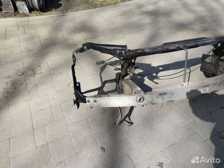 Передняя панель (телевизор) Mercedes-Benz C-Класс