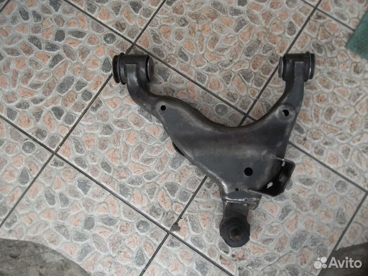 Toyota Land Cruiser Prado 150 рычаг левый