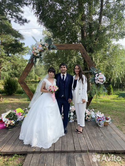 Выездная регистрация брака, регистратор