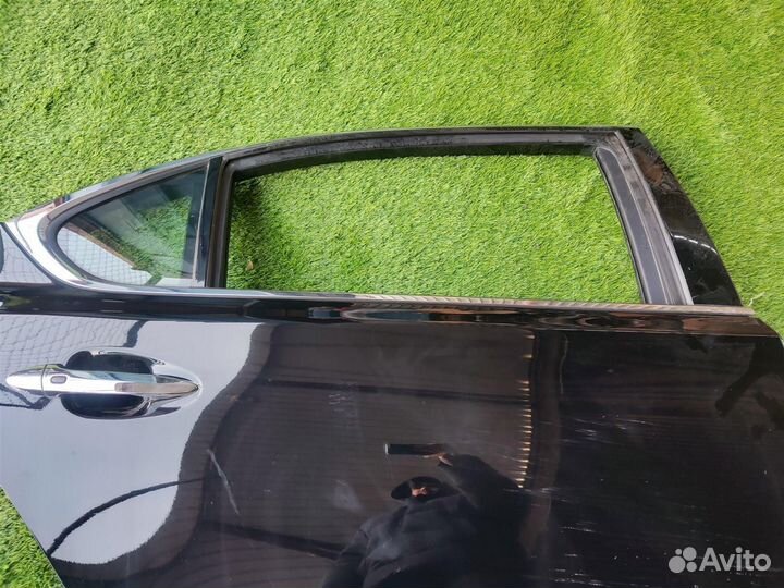 Дверь боковая задняя правая Lexus Ls600Hl UVF46