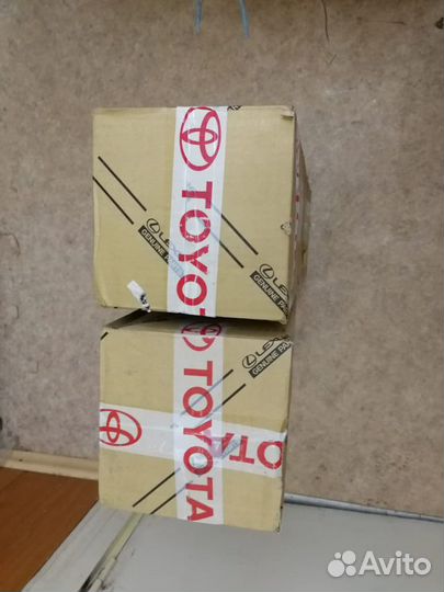 Стойки амортизатора на Лексус RX 3330 Оригинал