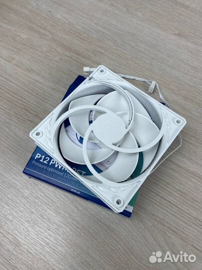 Вентилятор Arctic Cooling P12 PWM PST Белый