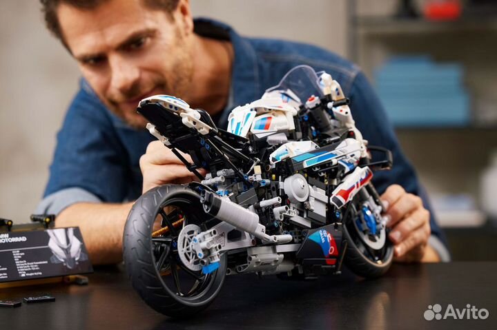 Конструктор Technic модель мотоцикла BMW M1000 RR