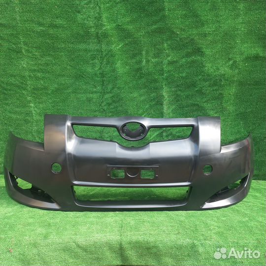 Бампер передний toyota auris 1