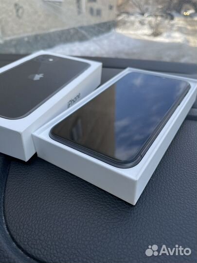 iPhone 11, 64 ГБ