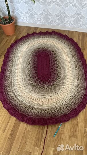 Ковер вязанный ручной работы