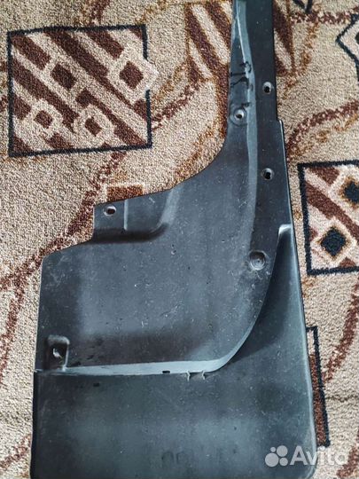 Брызговик LX570 задний