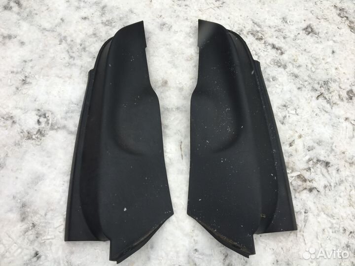 Обшивка задней стойки Volkswagen Tiguan