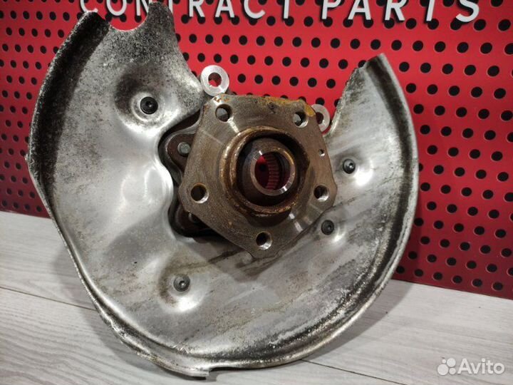 Кулак задний левый Porsche Macan 95B 2021