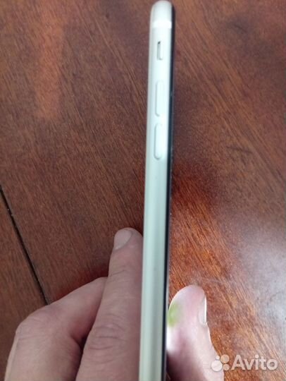 iPhone SE, 128 ГБ
