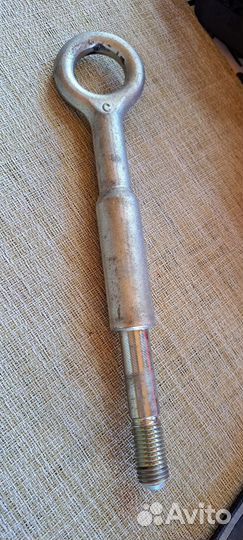 Буксировочный крюк volvo