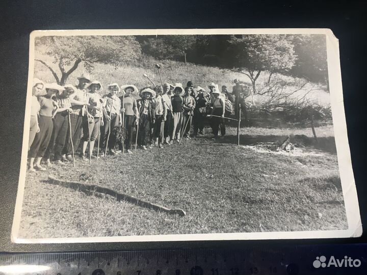 Отдых природа туризм туристы шляпы палки фото СССР