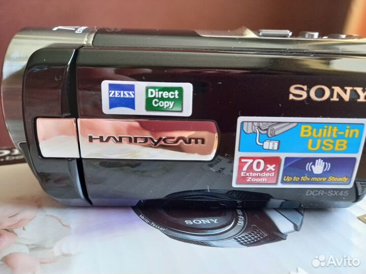 Цифровая видеокамера Sony