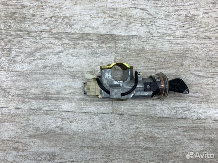 Замок зажигания Subaru Legacy седан EJ202 2003