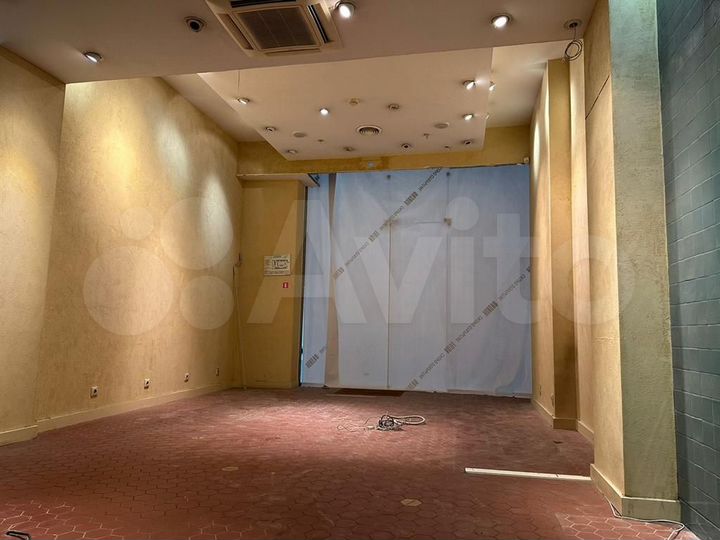 Сдам торговое помещение, 67.9 м²