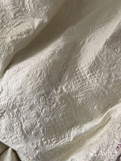 Покрывало и декоративные наволочки