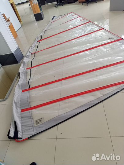 Парус для виндсерфинга