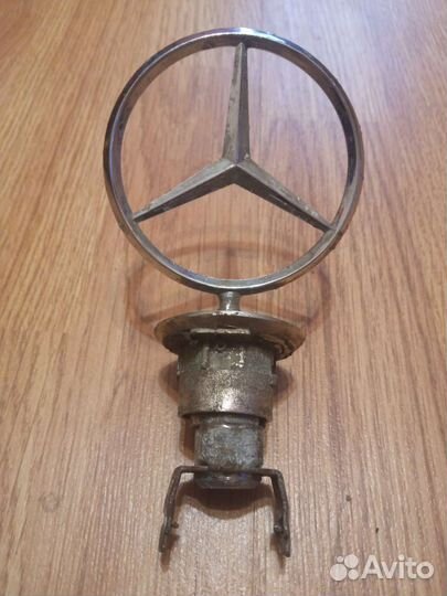 Эмблема mercedes на капот