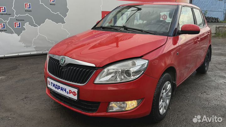 Брызговик передний левый Skoda Fabia (MK2)