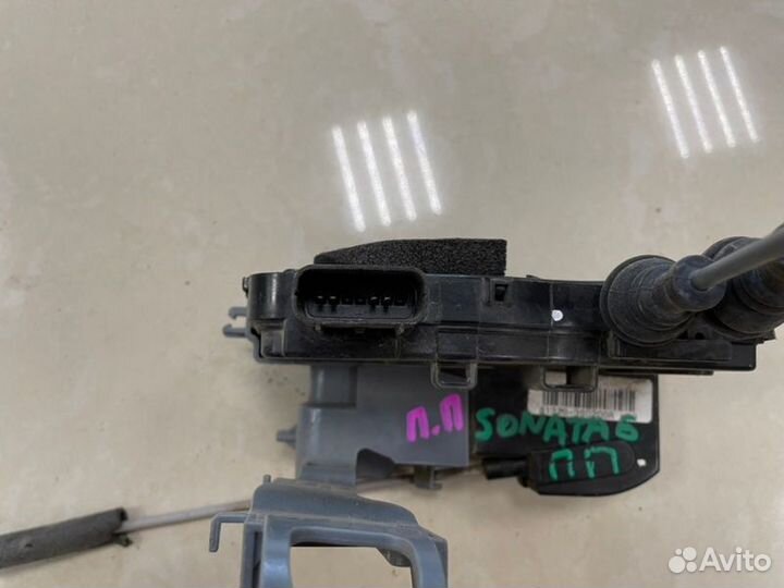 Замок боковой двери передний правый Hyundai Sonata
