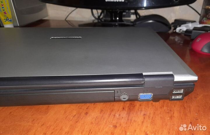 Ноутбук Samsung NP-R50 (б/у, но как новый)