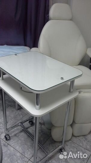 Маникюрный стол (для педикюрного кресла)