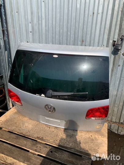 Крышка багажника Volkswagen Touareg 1