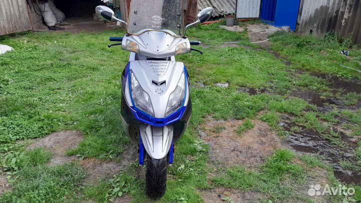 Скутер 150 кубов