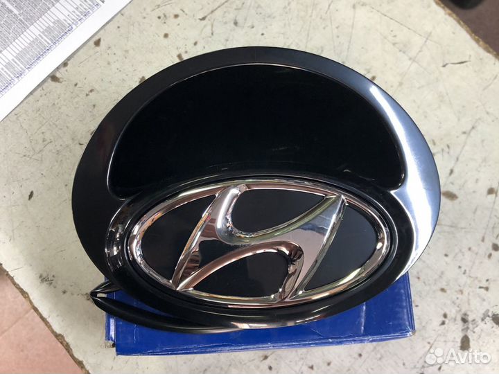 Ручка багажника 817201R210