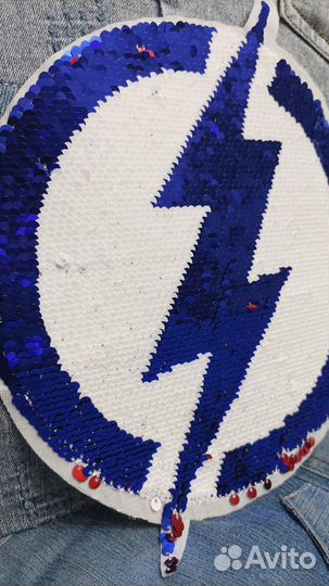 Пришивная аппликация с пайетками 