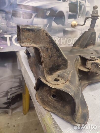 Подрамник Peugeot 206