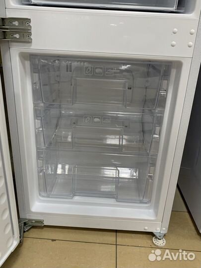 Холодильник встраиваемый Haier HRF305nfru