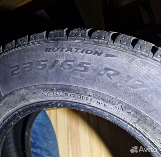 Pirelli Ice Zero 235/65 R17