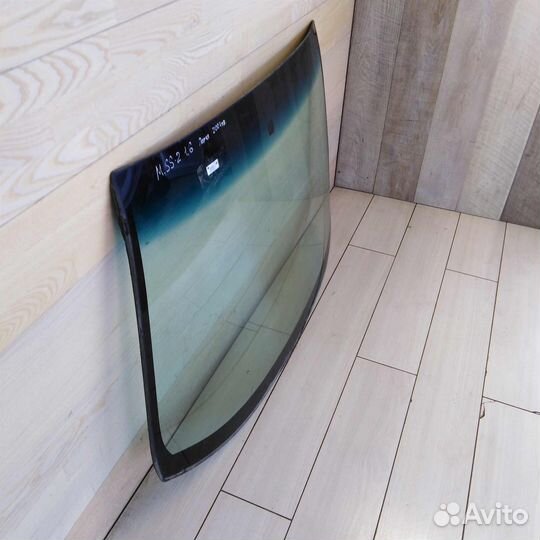 Стекло лобовое Mitsubishi Space Star I скол