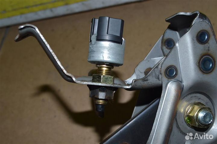 Датчик стоп сигнала Toyota Vista Ardeo (sv50) 199