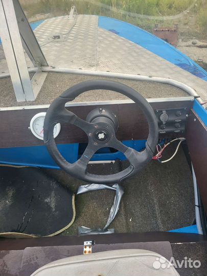 Лодка с мотором