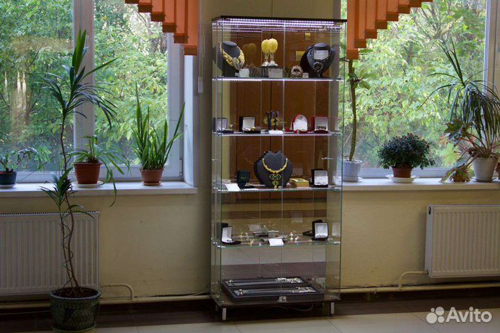 Витрина стеклянная