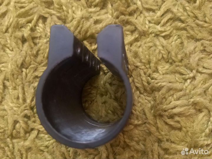 Зажим для трюкового самоката