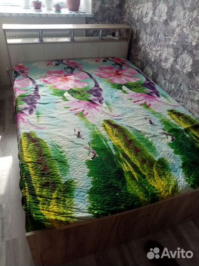 Кровать двухспальная с матрасом бу